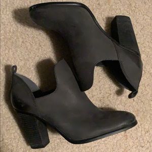 Vince Camuto booties - 7.5